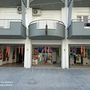 Ξενοδοχείο με διαμερίσματα Artistic Rent &, Nea Kallikrateia